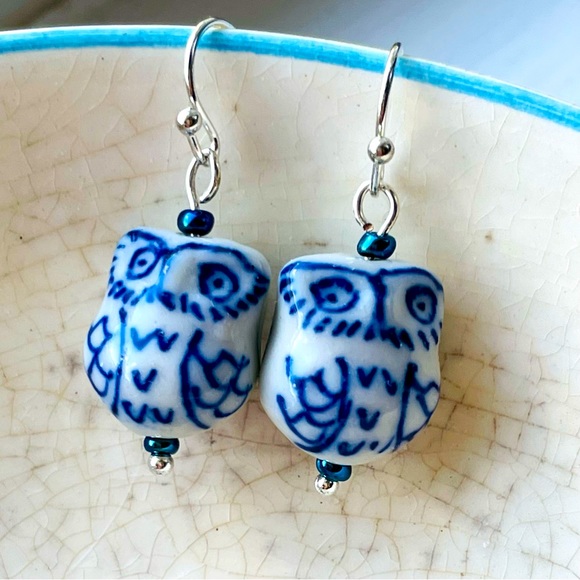 sterling silver & vintage hand-painted ceramic owl bead earrings blue white boho - Picture 4 of 9